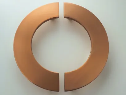 Uchwyt meblowy półkole 4805/128 złoty mat szampański