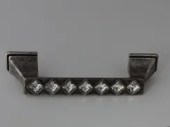 Uchwyt z kryształem Swarovski 15.127.96 stare srebro