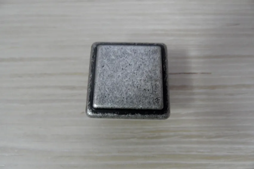Gałka metalowa 24073Z026B.25