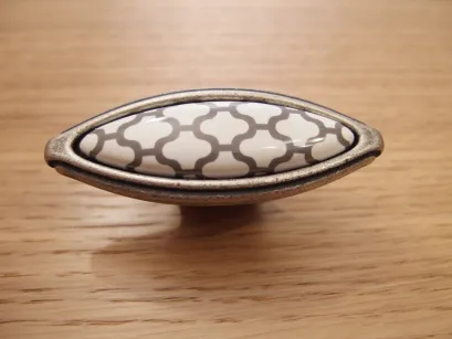 Gałka  z porcelaną  24178P06915.25 stare srebro